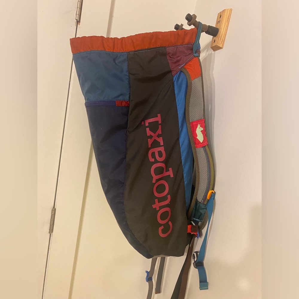 Cotopaxi Luzon 18 Navy Blue And Olive Green Drawstring Backpack View 3